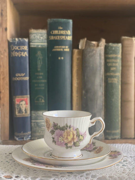 Vintage Hitkari Potteries Teacup Trio