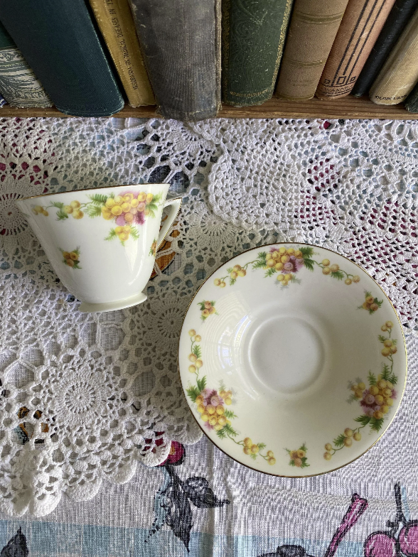 Royal Doulton 'Australian Golden Wattle' Teacup & Saucer